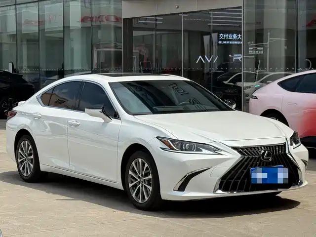 Lexus Lexus ES 2023