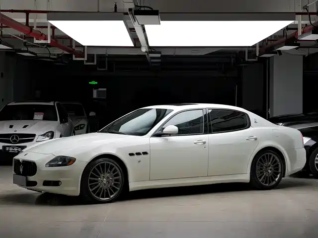 Maserati Quattroporte