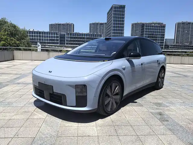 Li Auto Li i8
