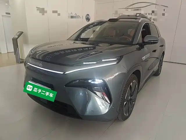 BYD Tang L 2025