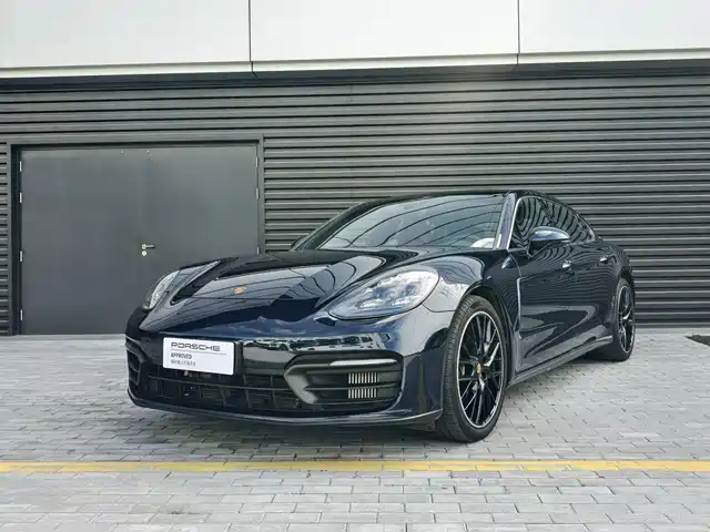 Porsche Panamera 2022