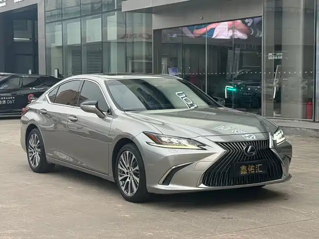 Lexus Lexus ES 2019