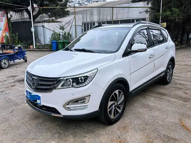 Baojun Baojun 560 2015