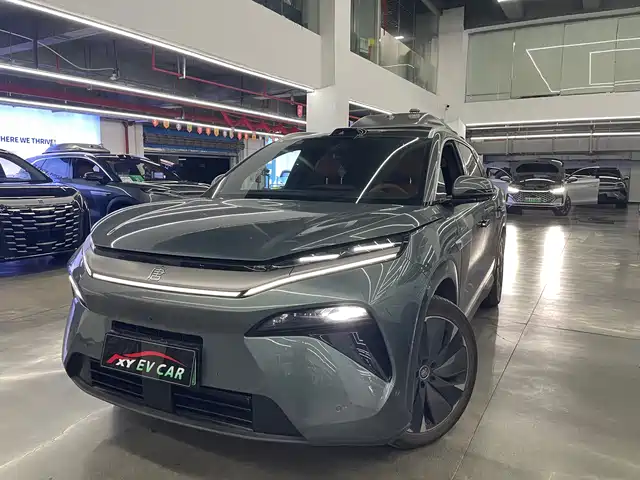 BYD Tang L 2025