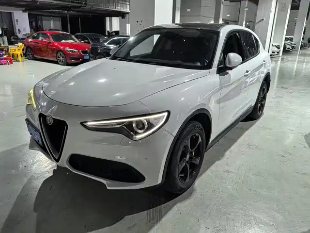 Alfa Romeo Stelvio 2019
