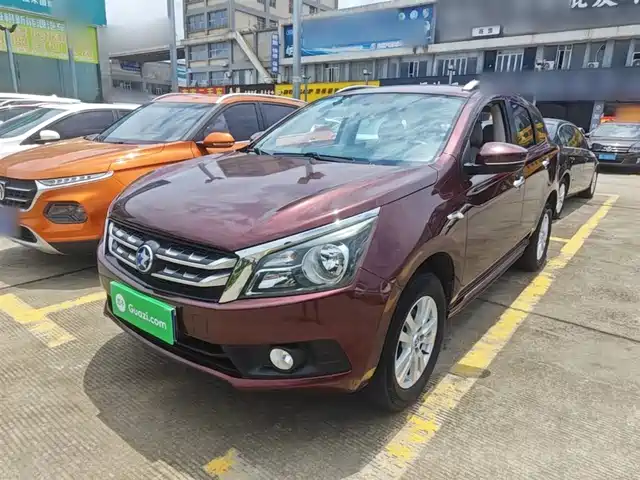 Venucia Venucia T70 2016