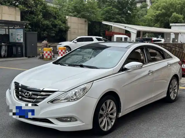 Hyundai Sonata 2011