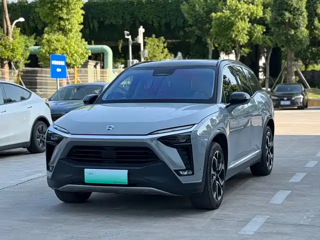 NIO NIO ES8 2021