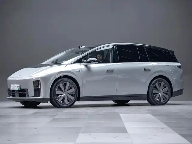 Li Auto Li i8 2025