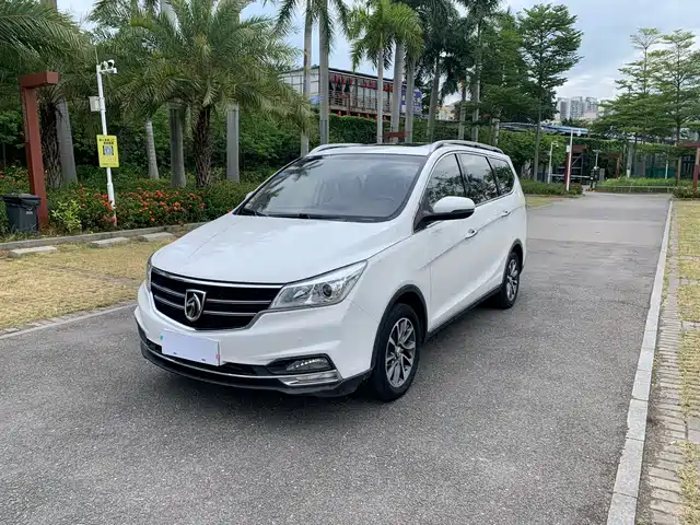 Baojun Baojun 730