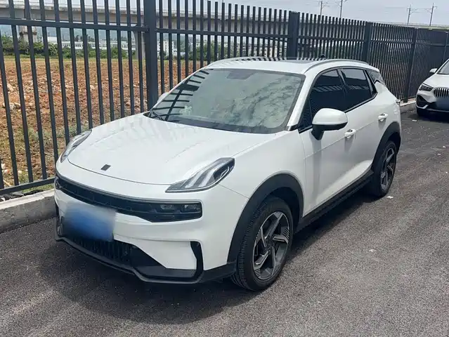 Lynk & Co Lynk & Co 06