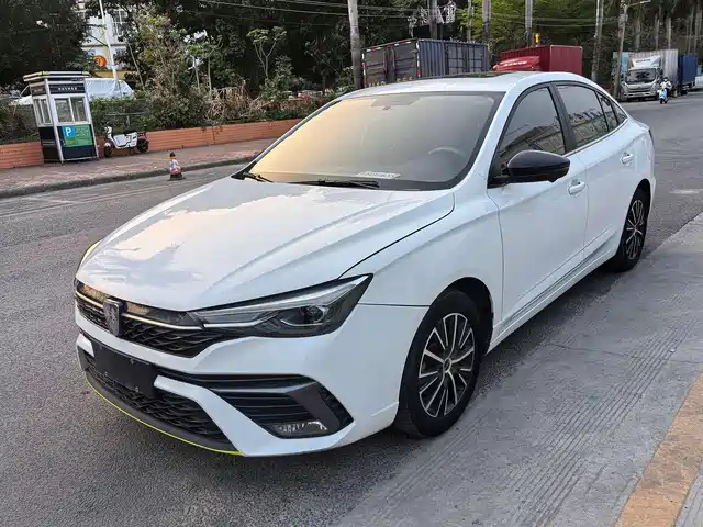 Roewe Roewe i5 2021