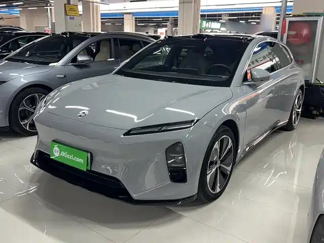 NIO NIO ET5T 2025