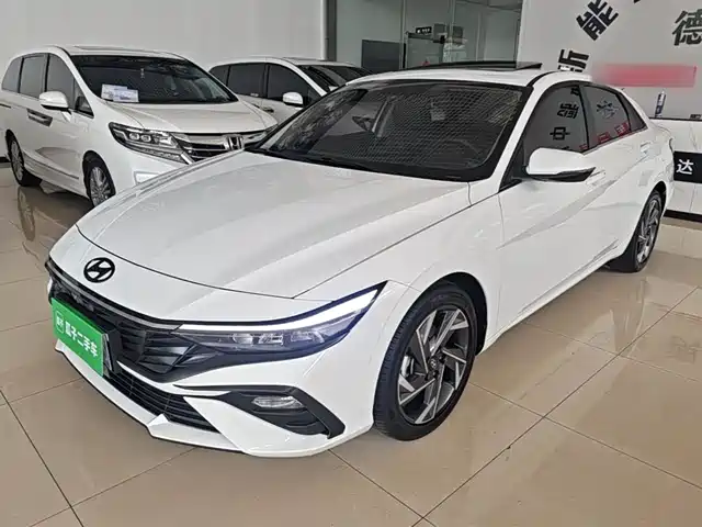 Hyundai Elantra 2025