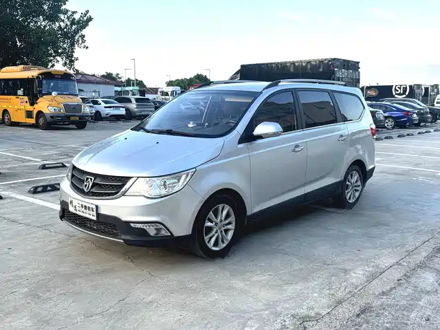 Baojun Baojun 730 2015