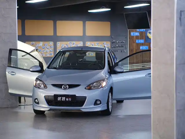 Mazda Mazda 2