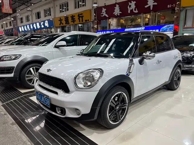 MINI MINI COUNTRYMAN 2013