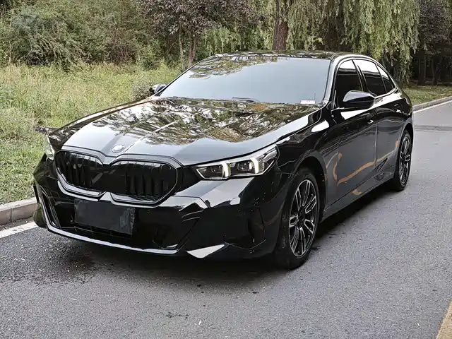 BMW BMW 5 Series 2025