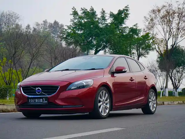 Volvo Volvo V40 2015