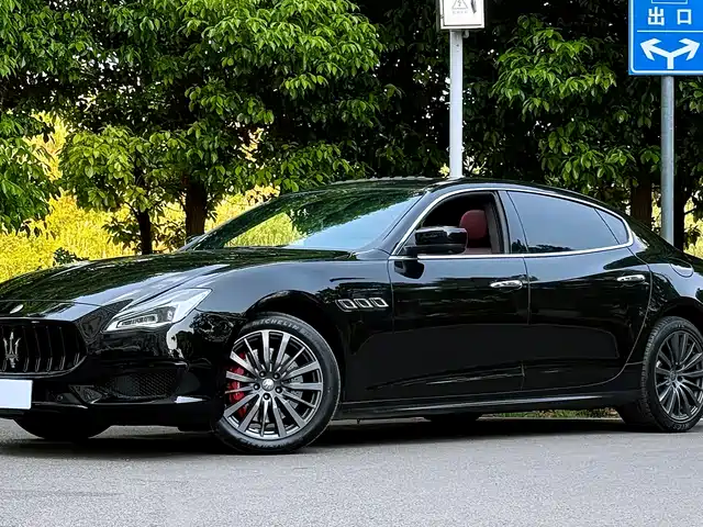 Maserati Quattroporte