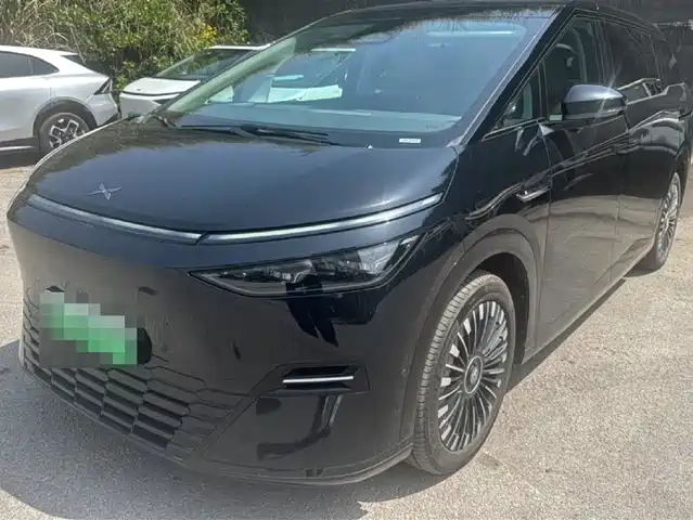 XPeng XPeng X9 2025