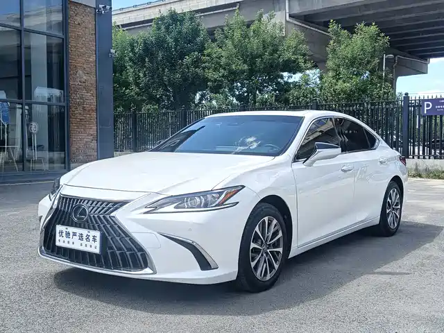 Lexus Lexus ES 2022