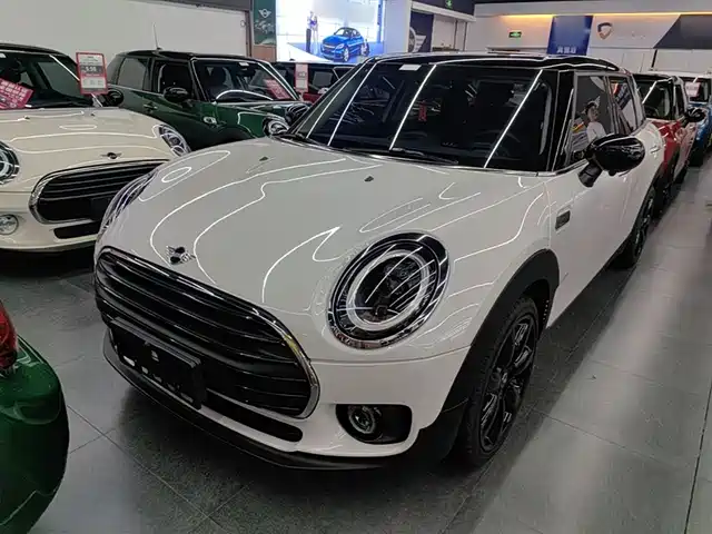 MINI MINI CLUBMAN 2023