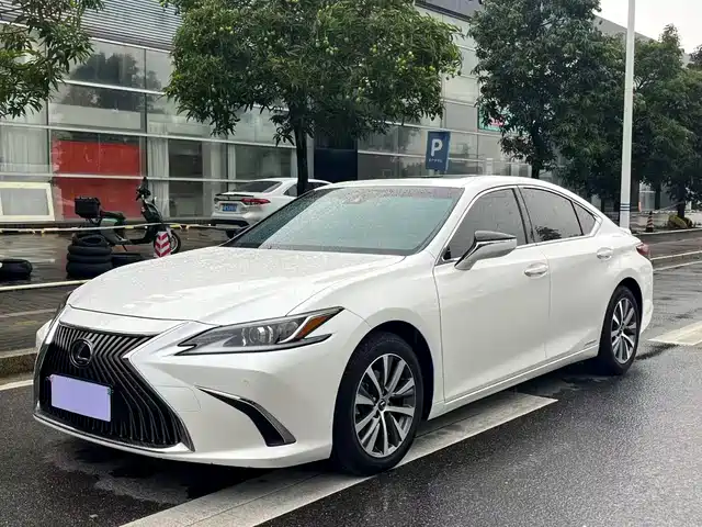 Lexus Lexus ES 2021