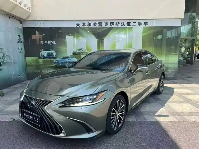 Lexus Lexus ES 2022