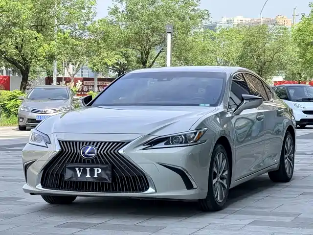 Lexus Lexus ES 2020