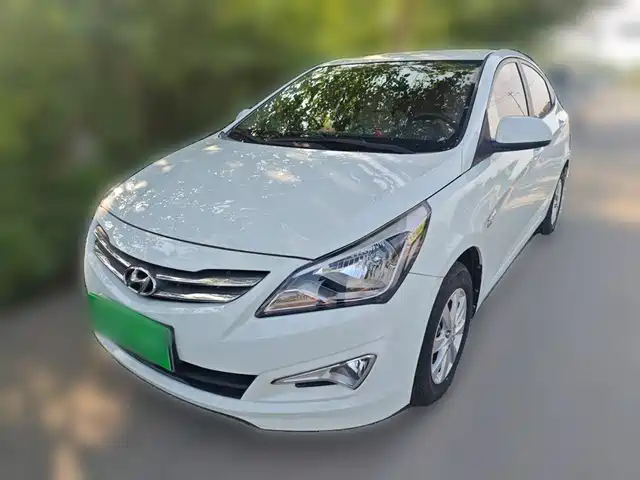 Hyundai Verna 2015