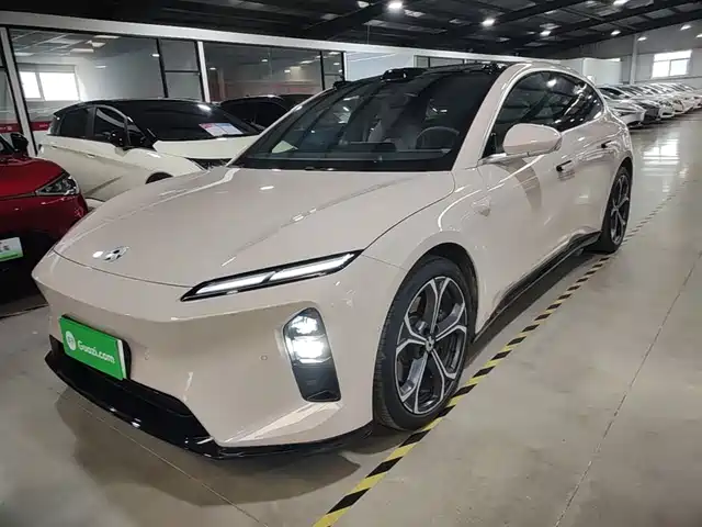 NIO NIO ET5T 2025