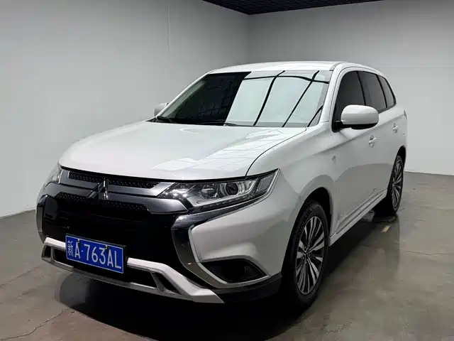 Mitsubishi Outlander 2023