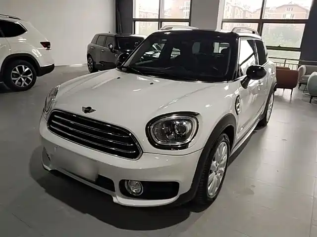 MINI MINI COUNTRYMAN 2018