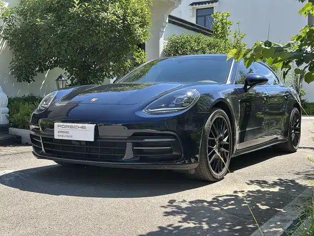 Porsche Panamera 2018