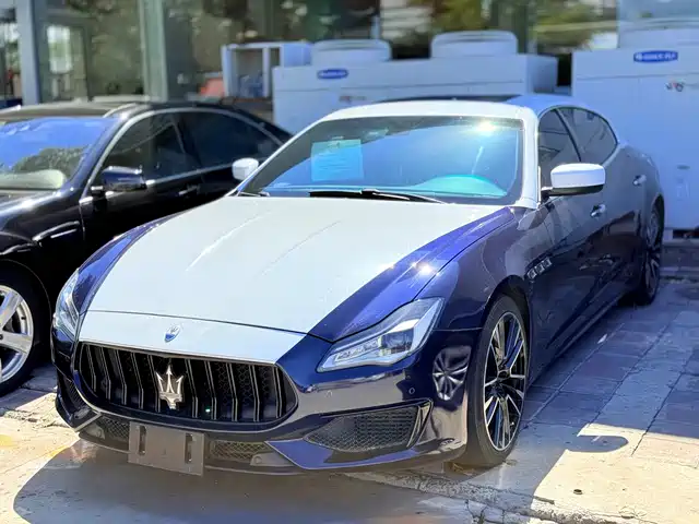 Maserati Quattroporte 2015