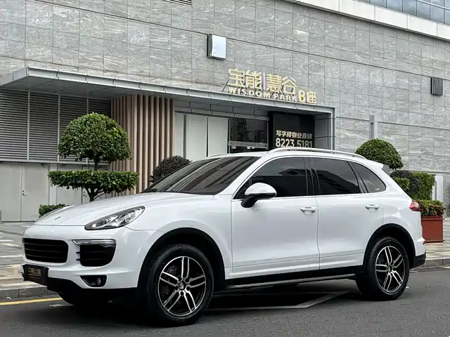 Porsche Cayenne 2016