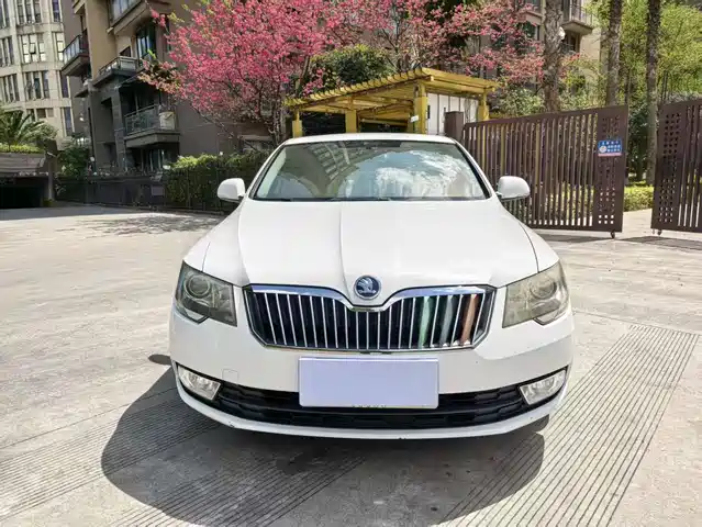 Škoda Superb 2016