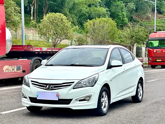 Hyundai Verna 2016