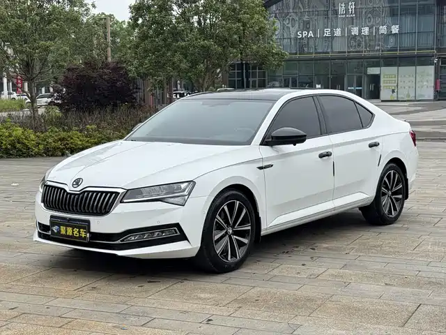 Škoda Superb 2024
