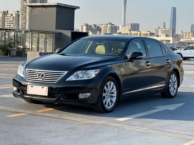 Lexus Lexus LS 2010