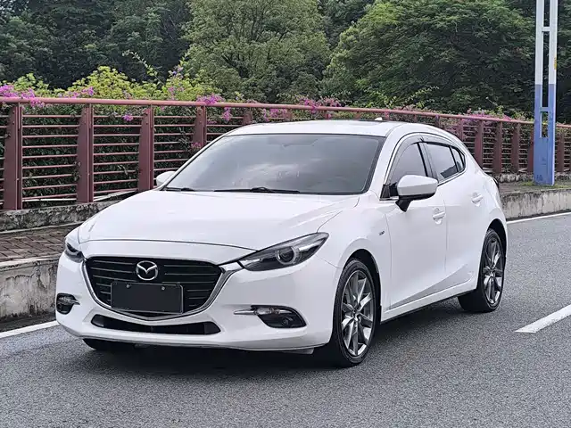 Mazda Mazda3 Axela 2018