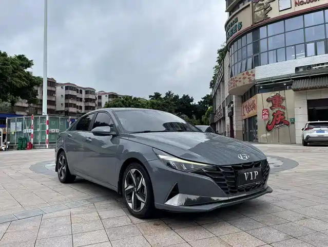 Hyundai Elantra 2021