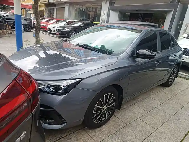 Roewe Roewe i5 2023