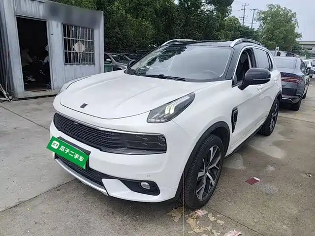 Lynk & Co Lynk & Co 01 EM-P