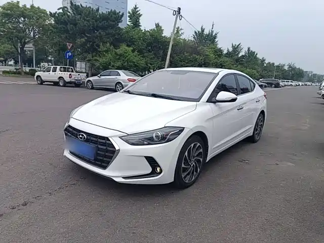 Hyundai Elantra 2020
