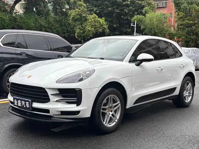 Porsche Macan 2021