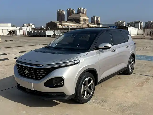 Baojun Baojun RM-5