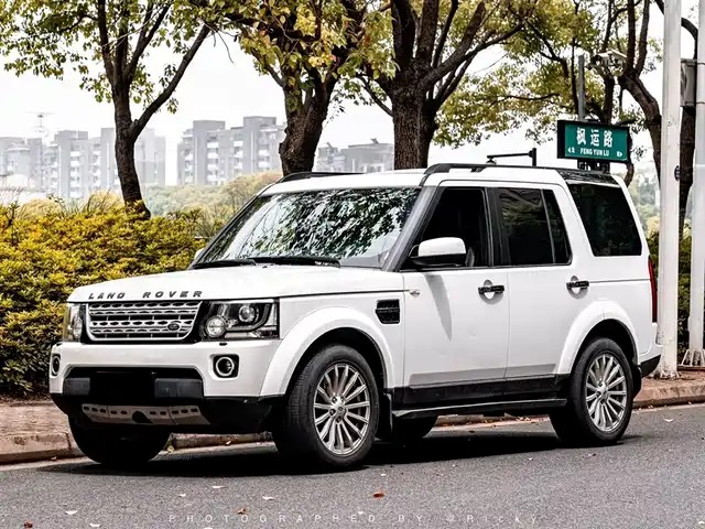 Land Rover Discovery 2013