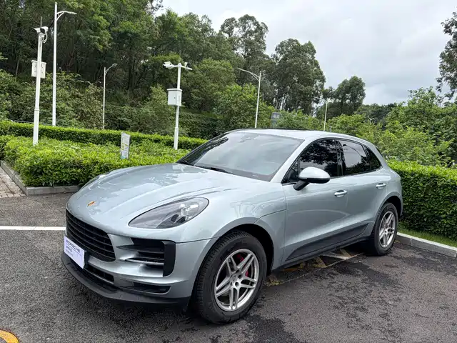 Porsche Macan 2021